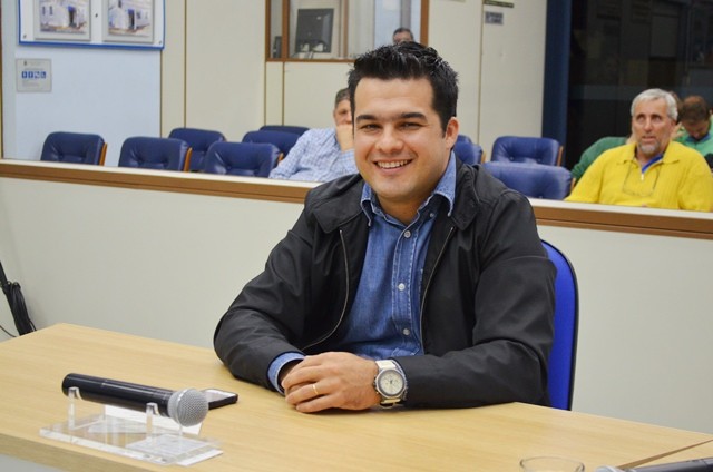2018618_FOTO - Tiago reassume sua cadeira na Câmara